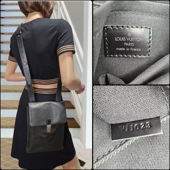 Louis Vuitton  Saratov Taiga PM Messenger Bag - Picture 3 of 17